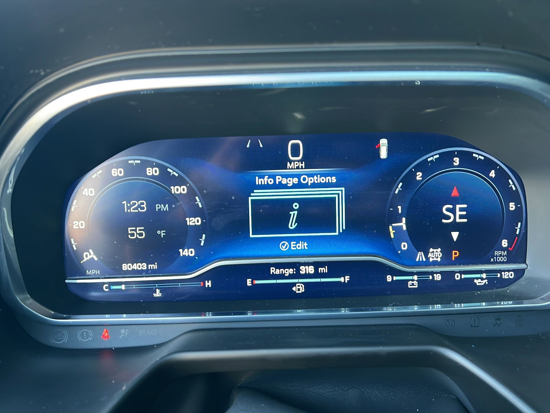 Used 2023 Chevrolet Tahoe Z71 w/ Luxury Package image 21