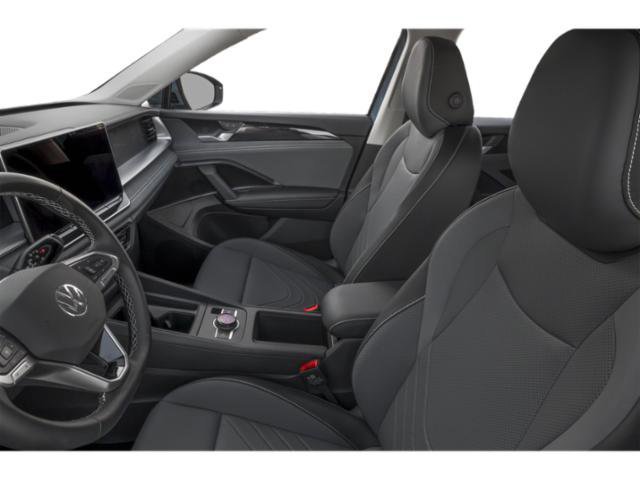 Used 2025 Volkswagen Tiguan SE image 11