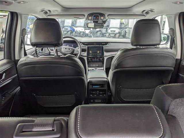 Used 2022 Jeep Grand Cherokee Limited image 7