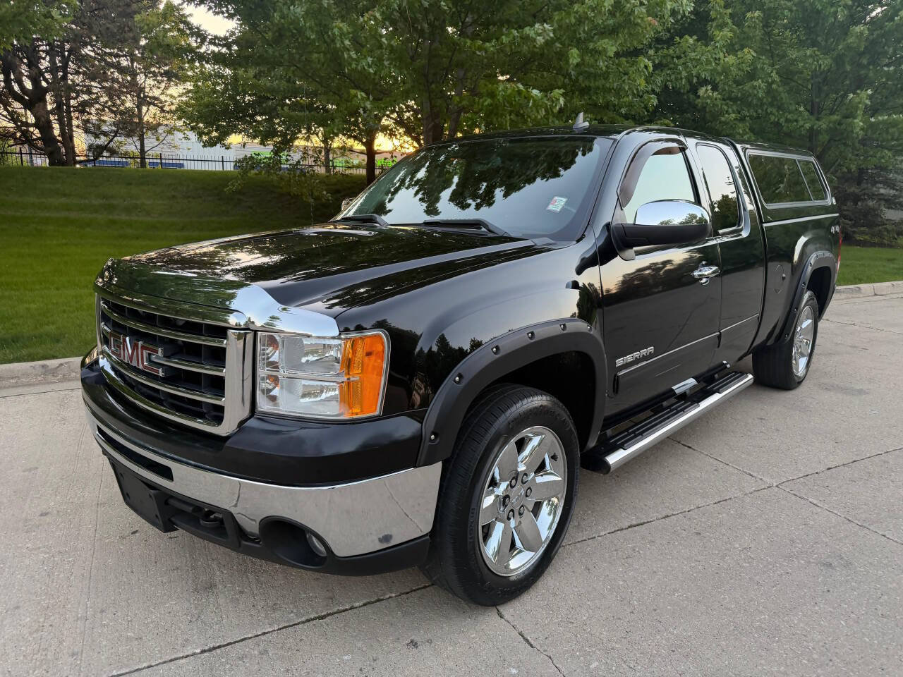 Used 2013 GMC Sierra 1500 SLT AWD/4WD image 4