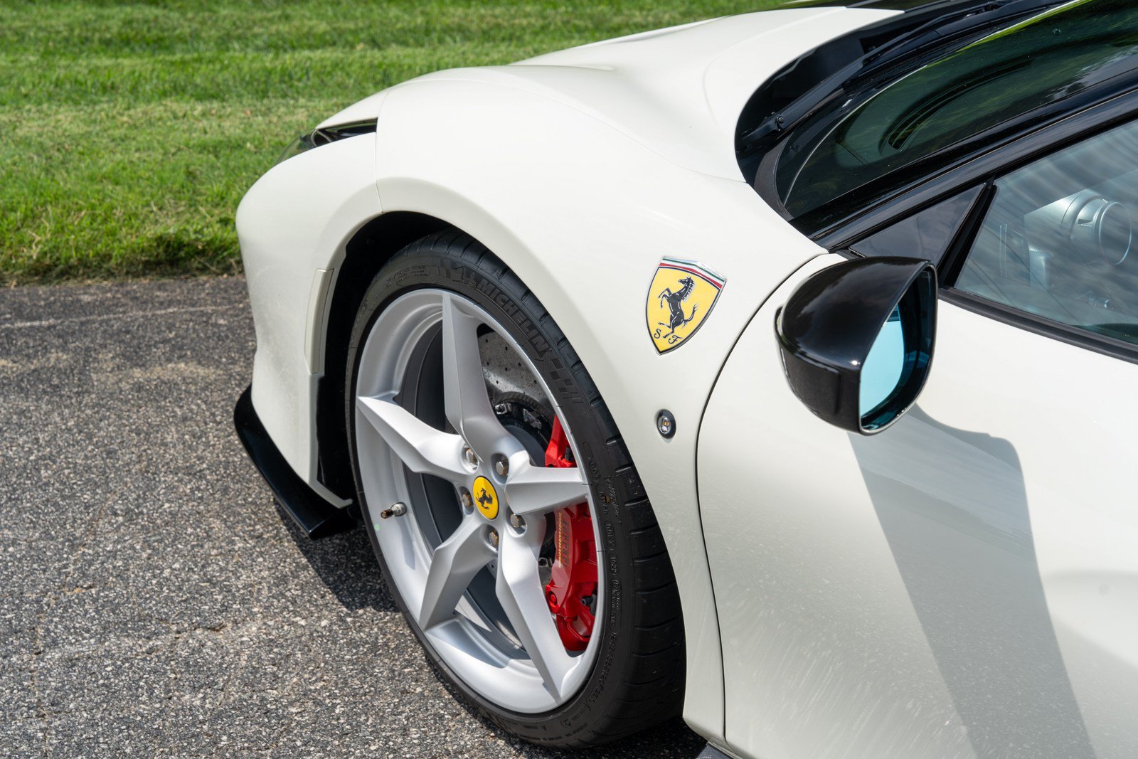 Used 2022 Ferrari F8 Tributo RWD image 11