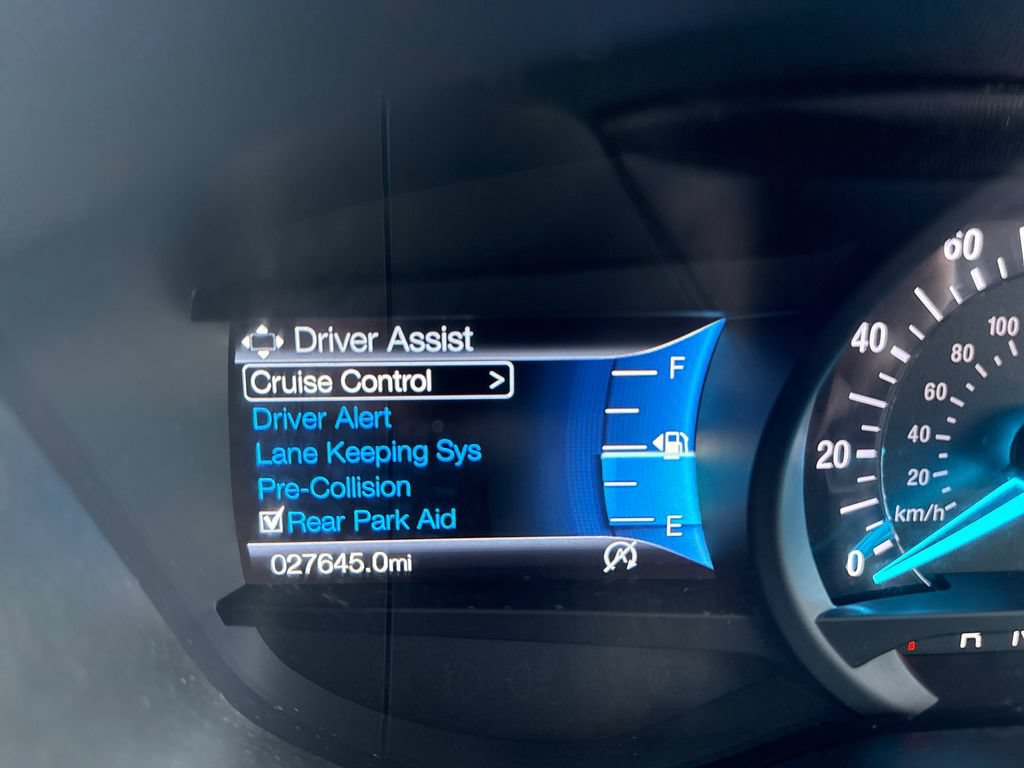 Used 2020 Ford Fusion SE FWD image 12