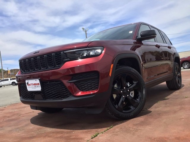 New 2025 Jeep Grand Cherokee Altitude image 10