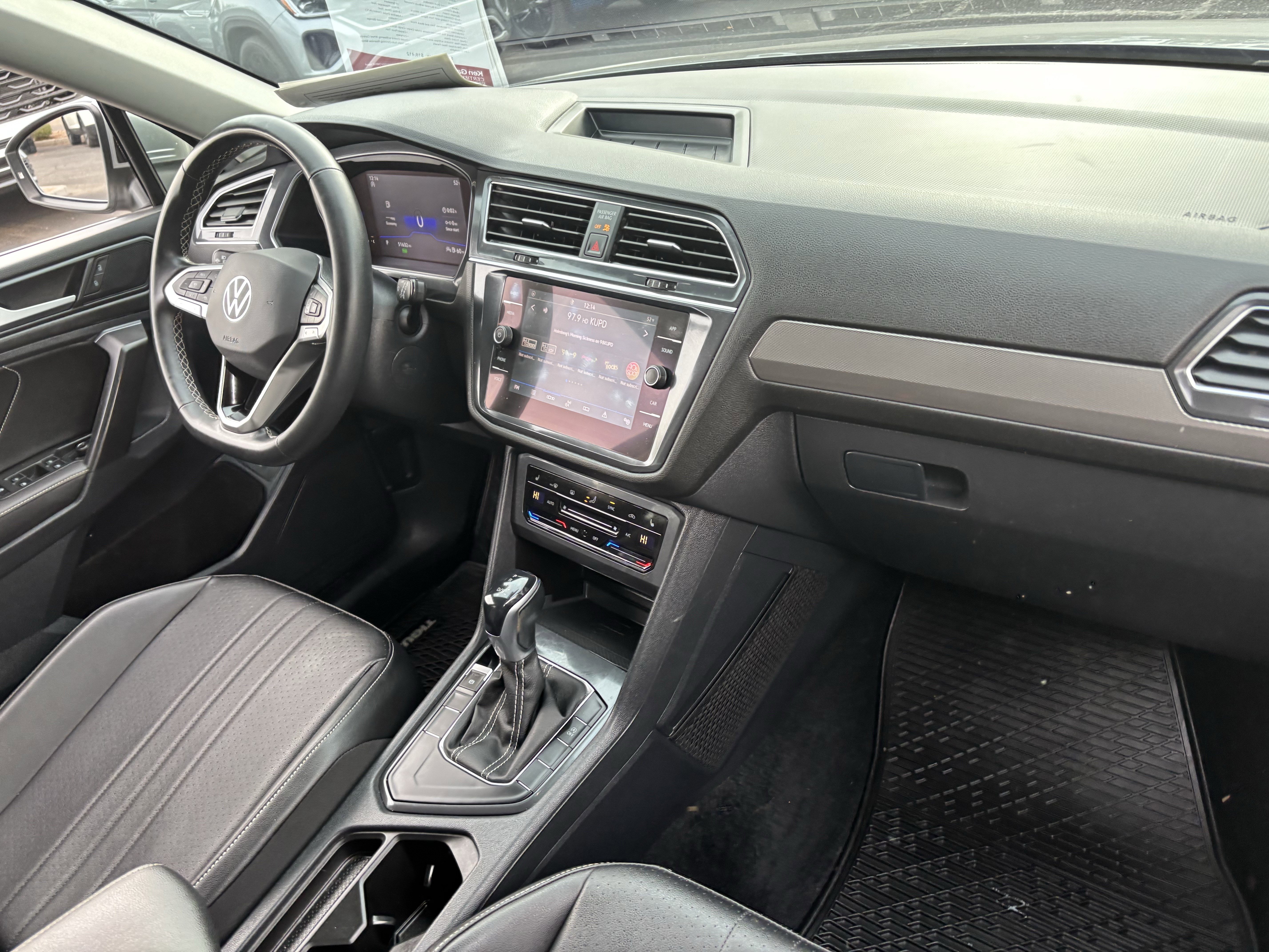 Used 2022 Volkswagen Tiguan SE image 11