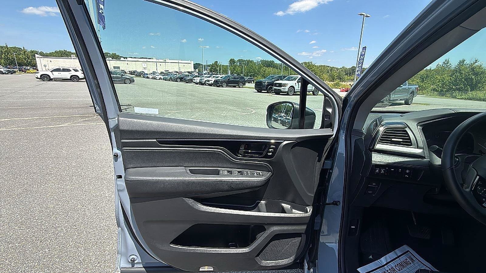 Used 2023 Honda Odyssey Touring image 23