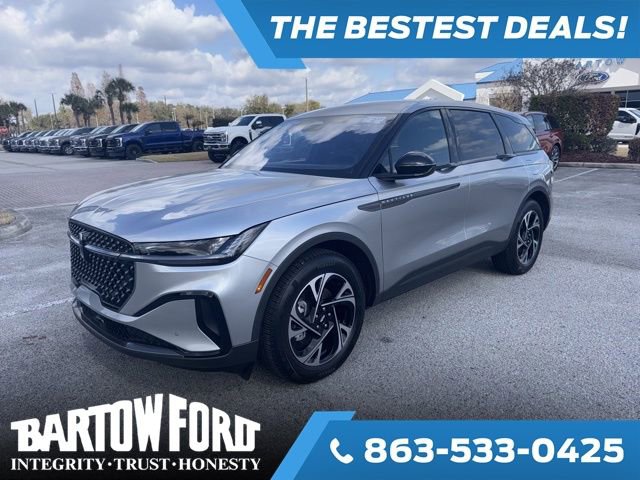 Used 2025 Lincoln Nautilus Premier w/ Jet Appearance Package image 1