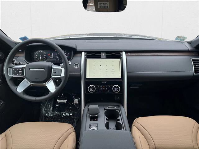 Certified 2024 Land Rover Discovery Dynamic SE image 15