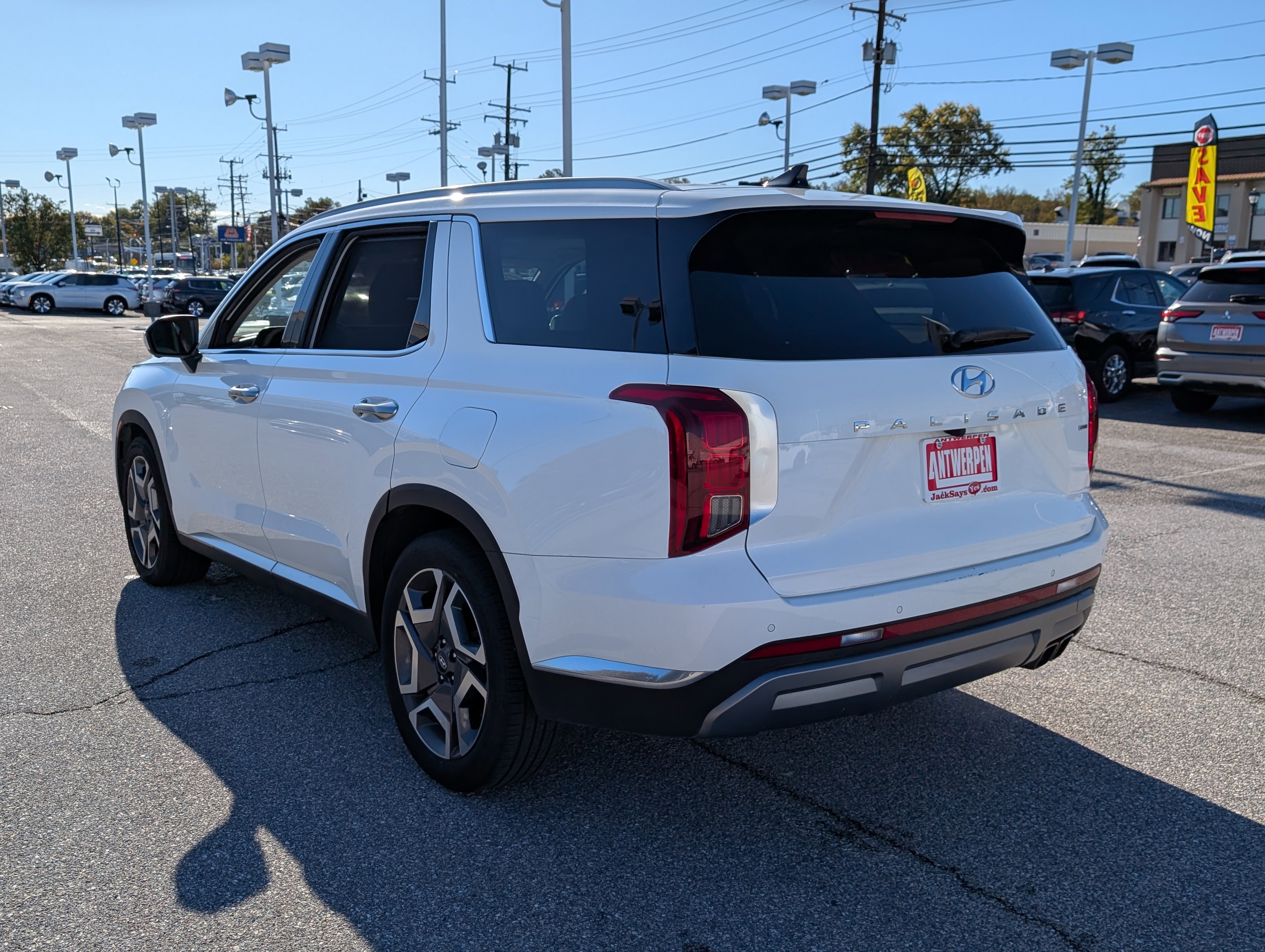 Used 2024 Hyundai Palisade Limited image 5
