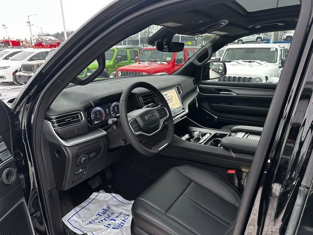 New 2026 Jeep Grand Wagoneer 4WD image 17