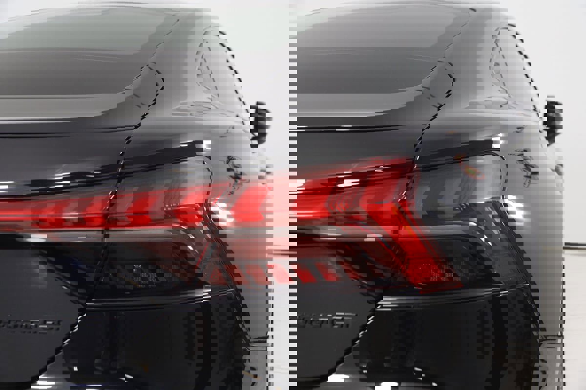 Used 2024 Audi RS e-tron GT w/ Carbon Performance Package image 90