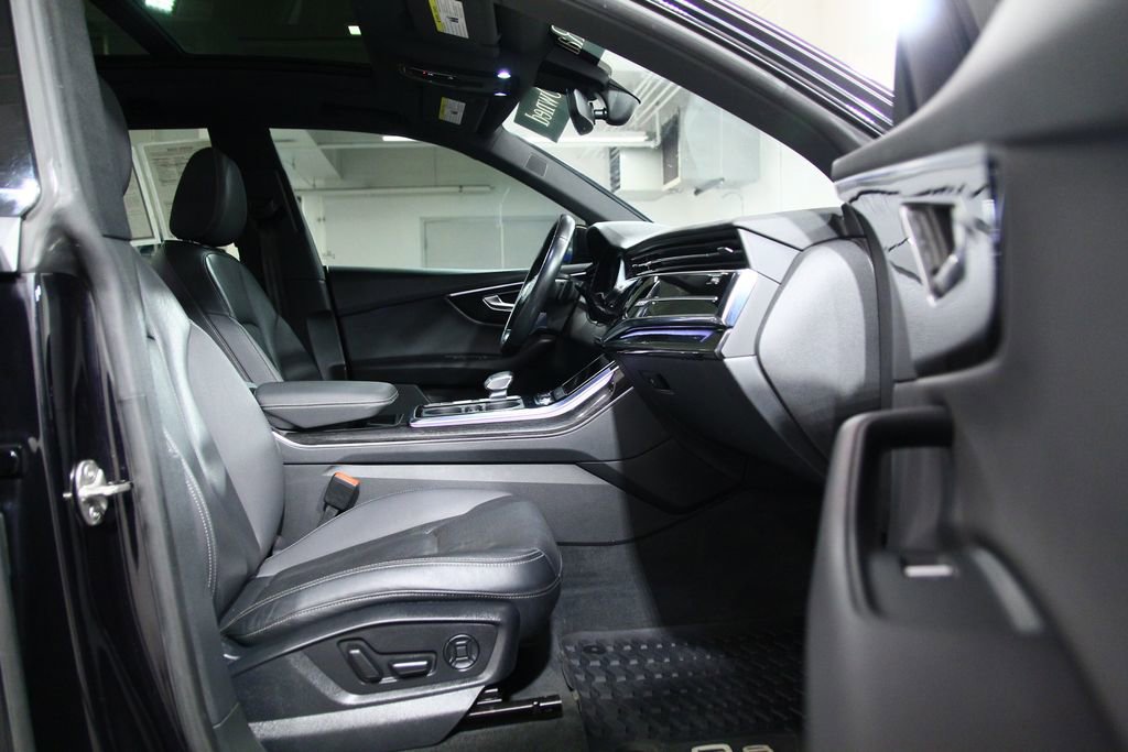 Used 2021 Audi Q8 Premium Plus w/ Premium Plus Package image 22