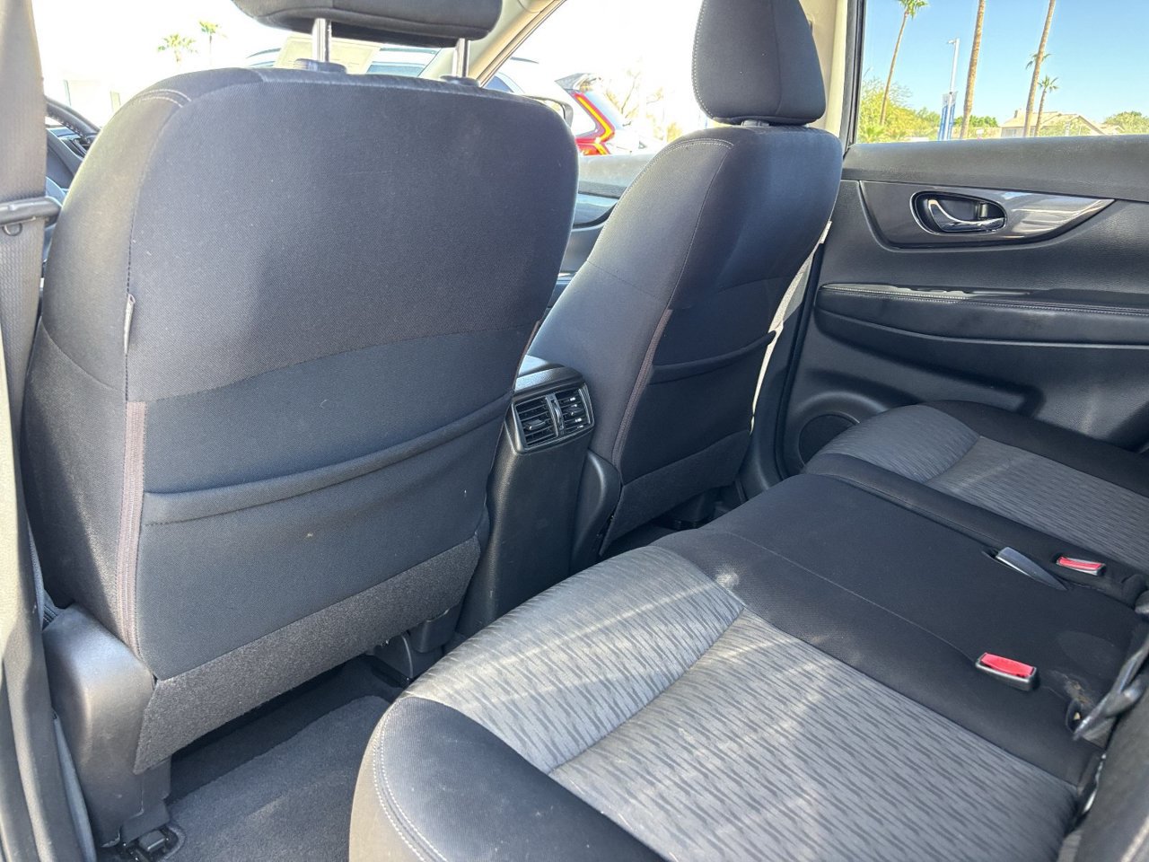 Used 2020 Nissan Rogue SV FWD image 15