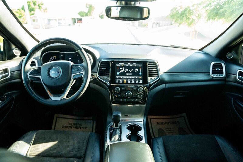 Used 2020 Jeep Grand Cherokee Altitude image 17