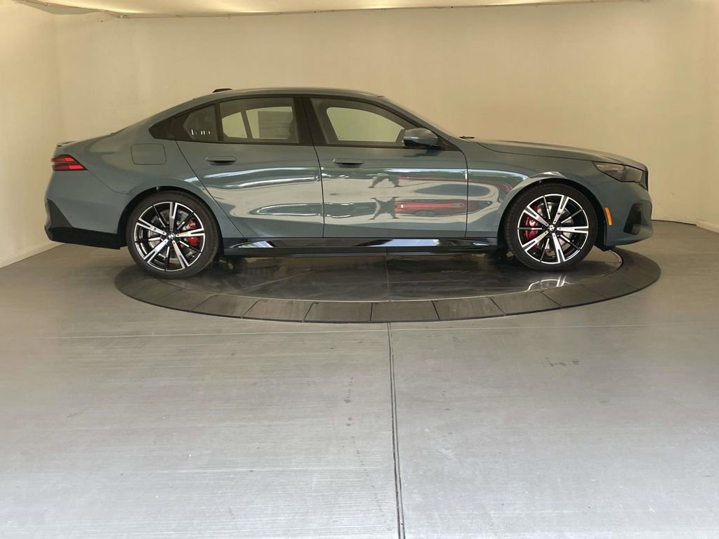 New 2026 BMW 550e xDrive AWD/4WD image 6