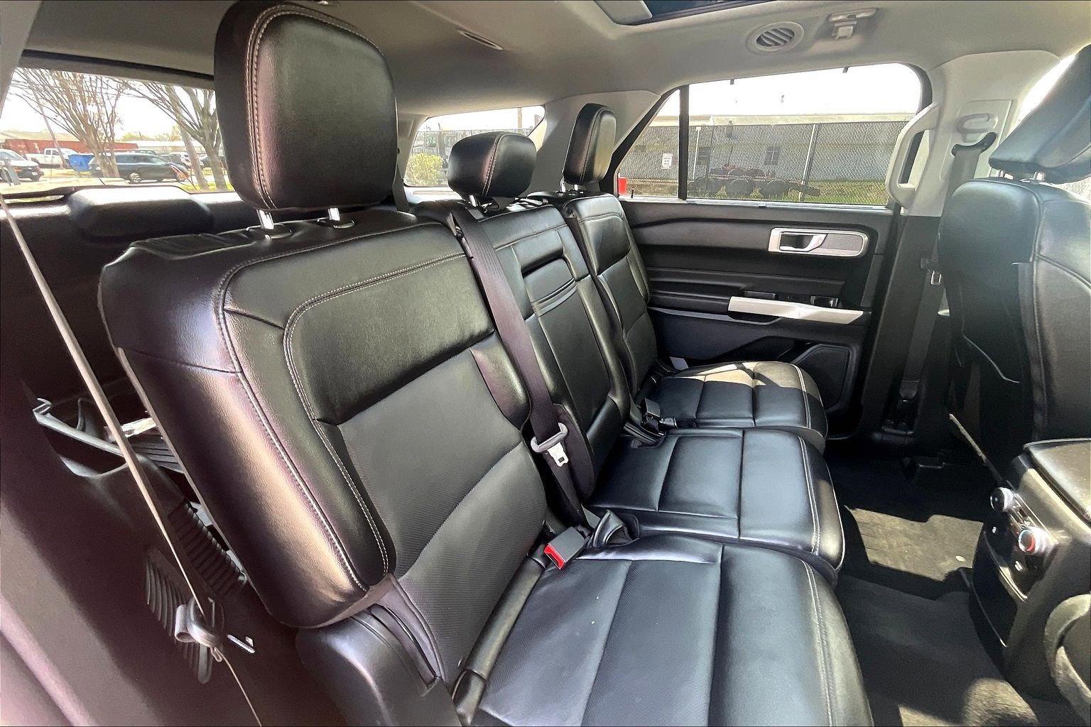 Used 2021 Ford Explorer Limited w/ Equipment Group 301A image 32
