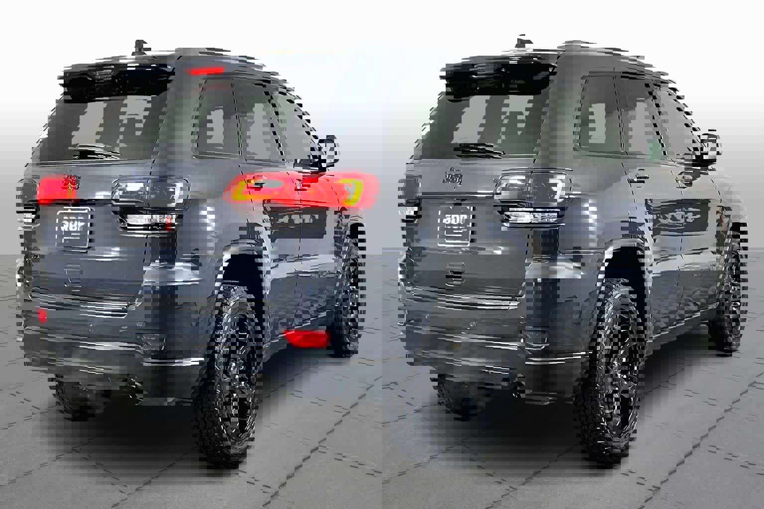 Used 2018 Jeep Grand Cherokee Laredo image 13