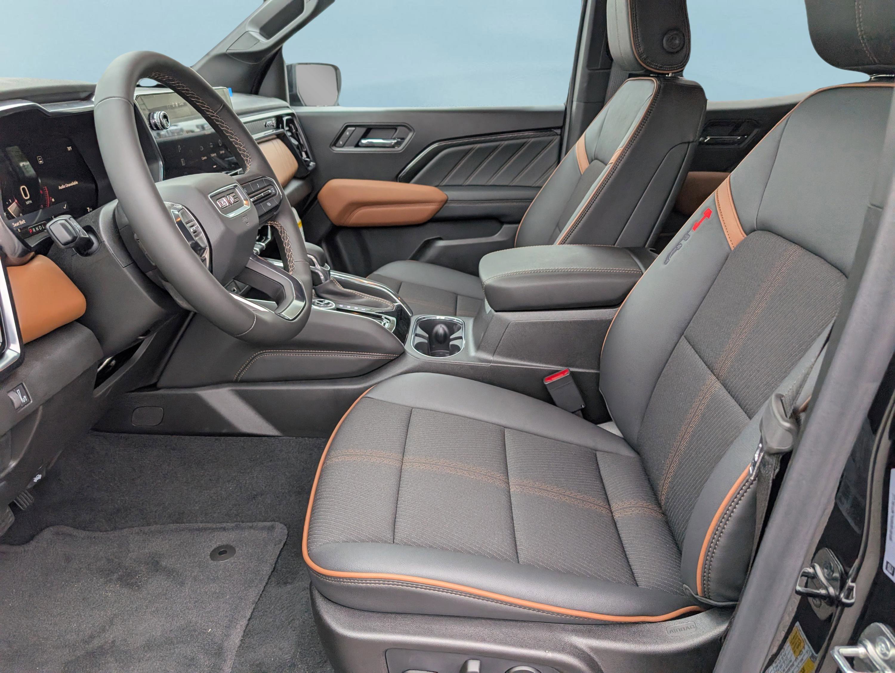 New 2026 GMC Canyon AT4 w/ Off-Road Front Bumper Package image 17