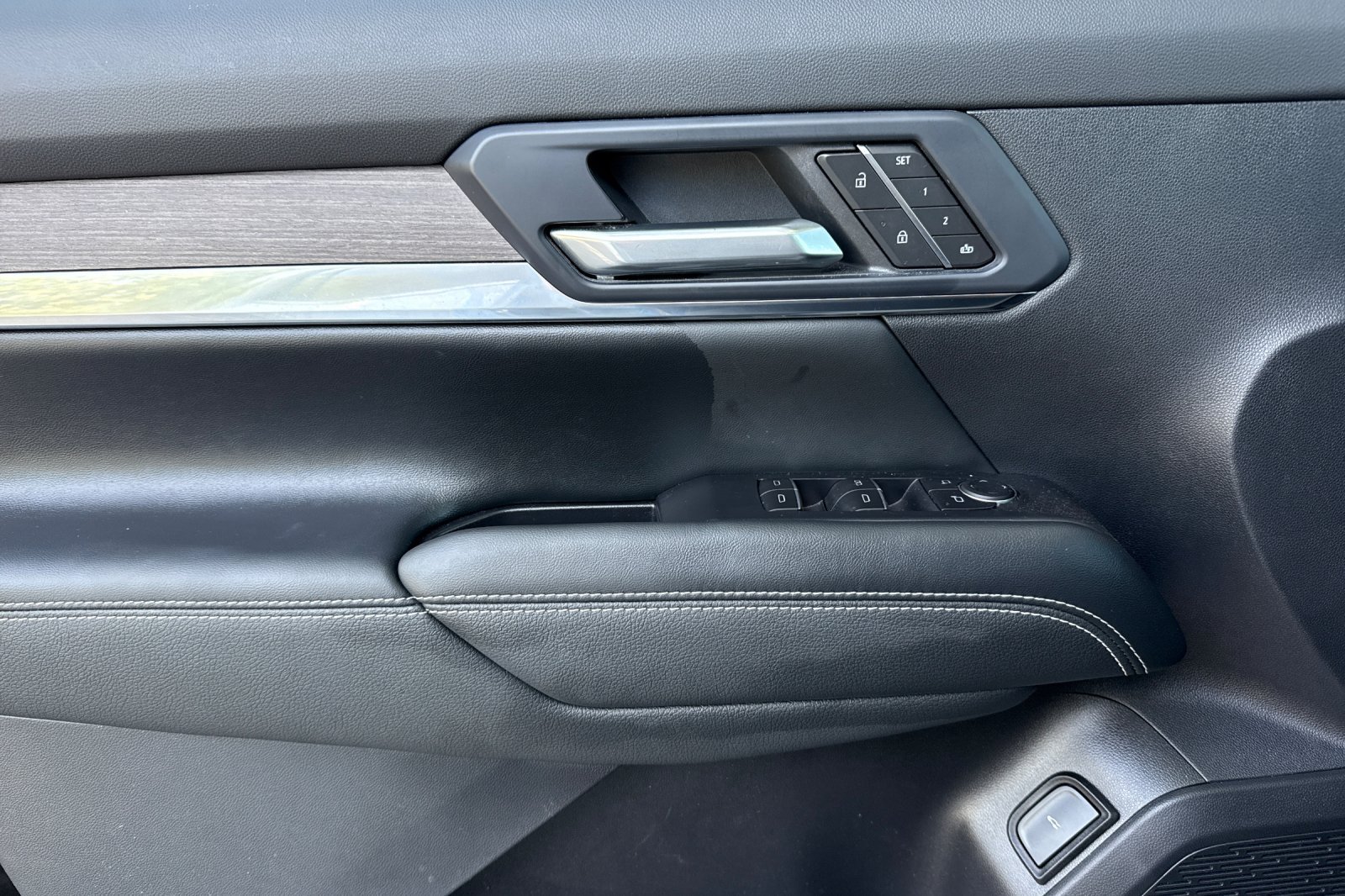 Used 2026 GMC Terrain Denali w/ LPO, Floor Liner Package AWD/4WD image 12