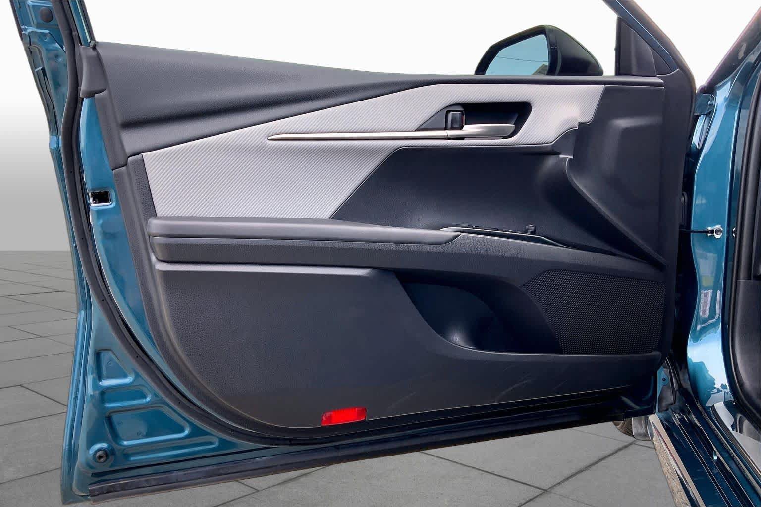 Used 2025 Toyota Camry SE FWD image 40