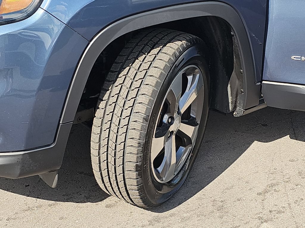 Used 2019 Jeep Cherokee Limited AWD/4WD image 34