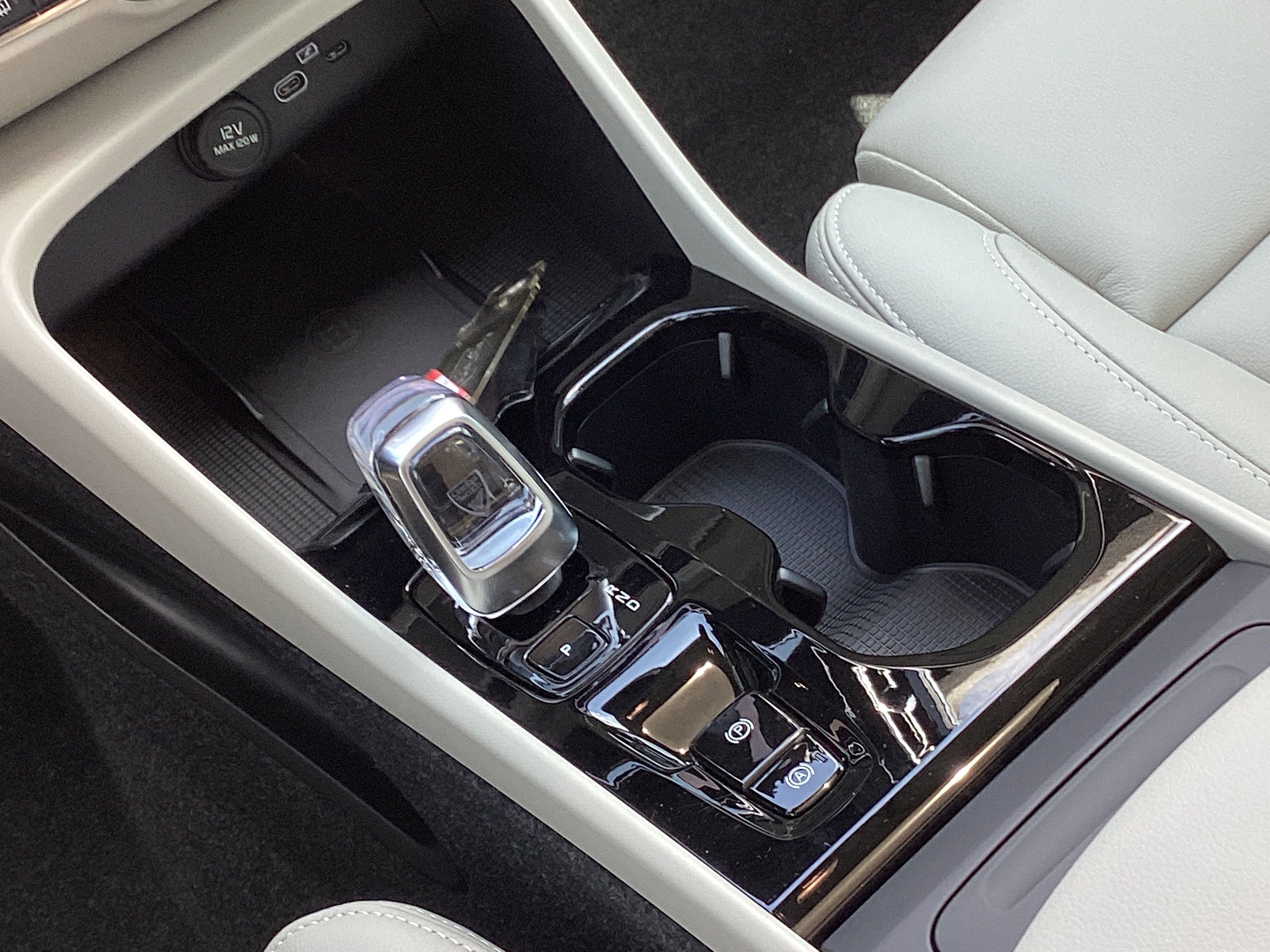 Used 2026 Volvo XC40 B5 Plus w/ Protection Package Premier image 29