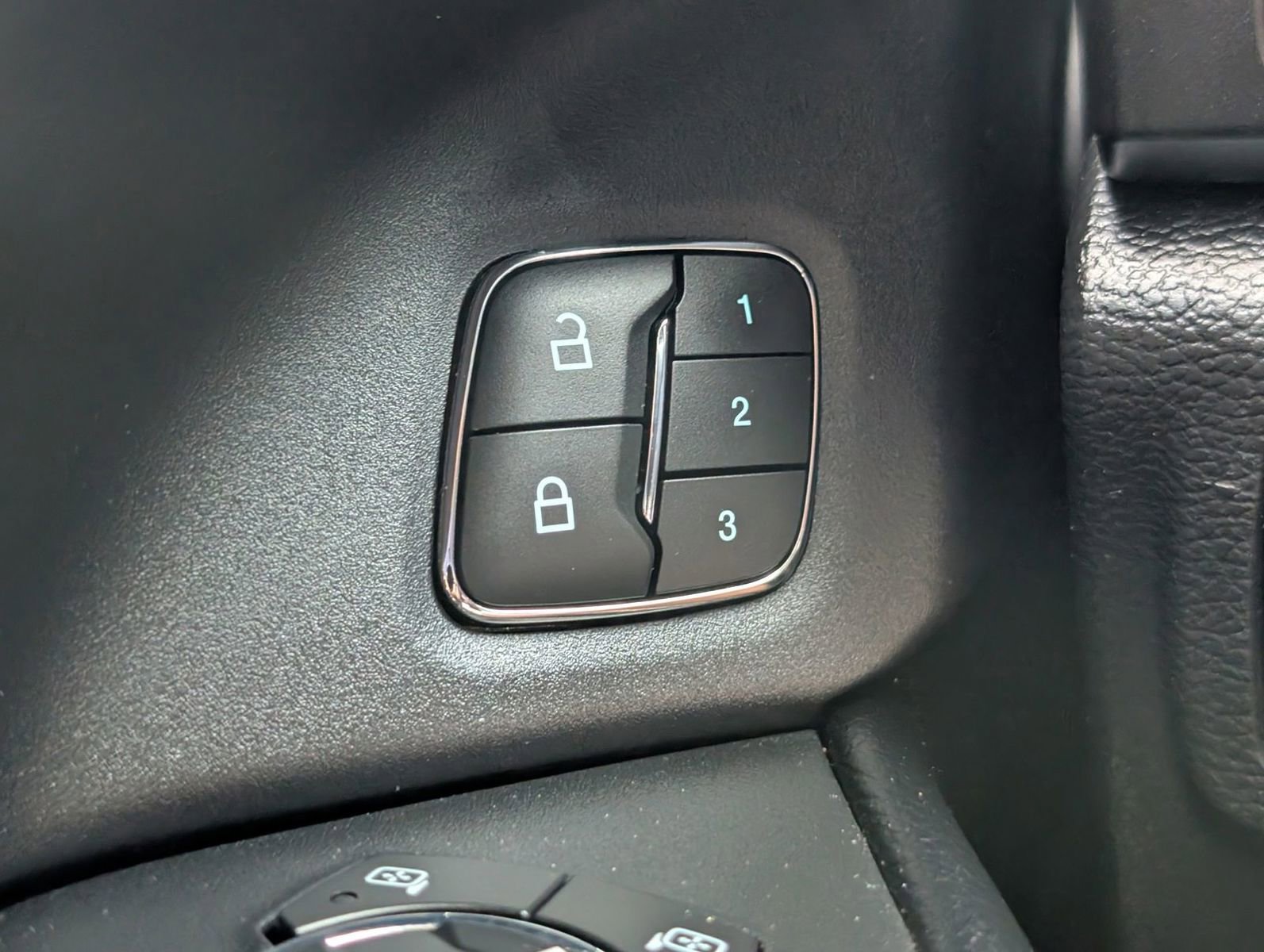 Used 2021 Ford Expedition Limited RWD image 15