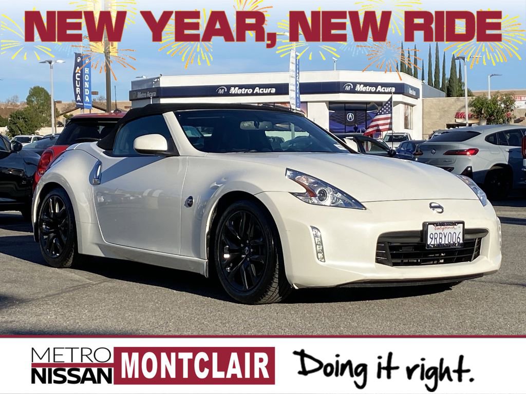 Used 2016 Nissan 370Z Touring image 1