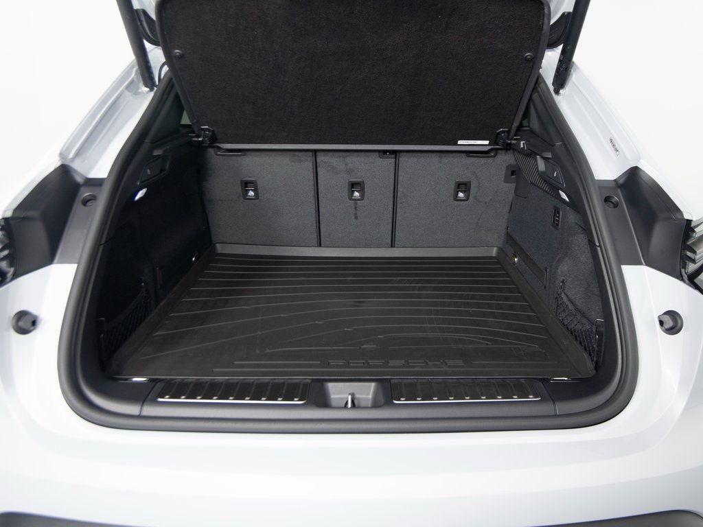 New 2026 Porsche Macan 4 Electric image 43