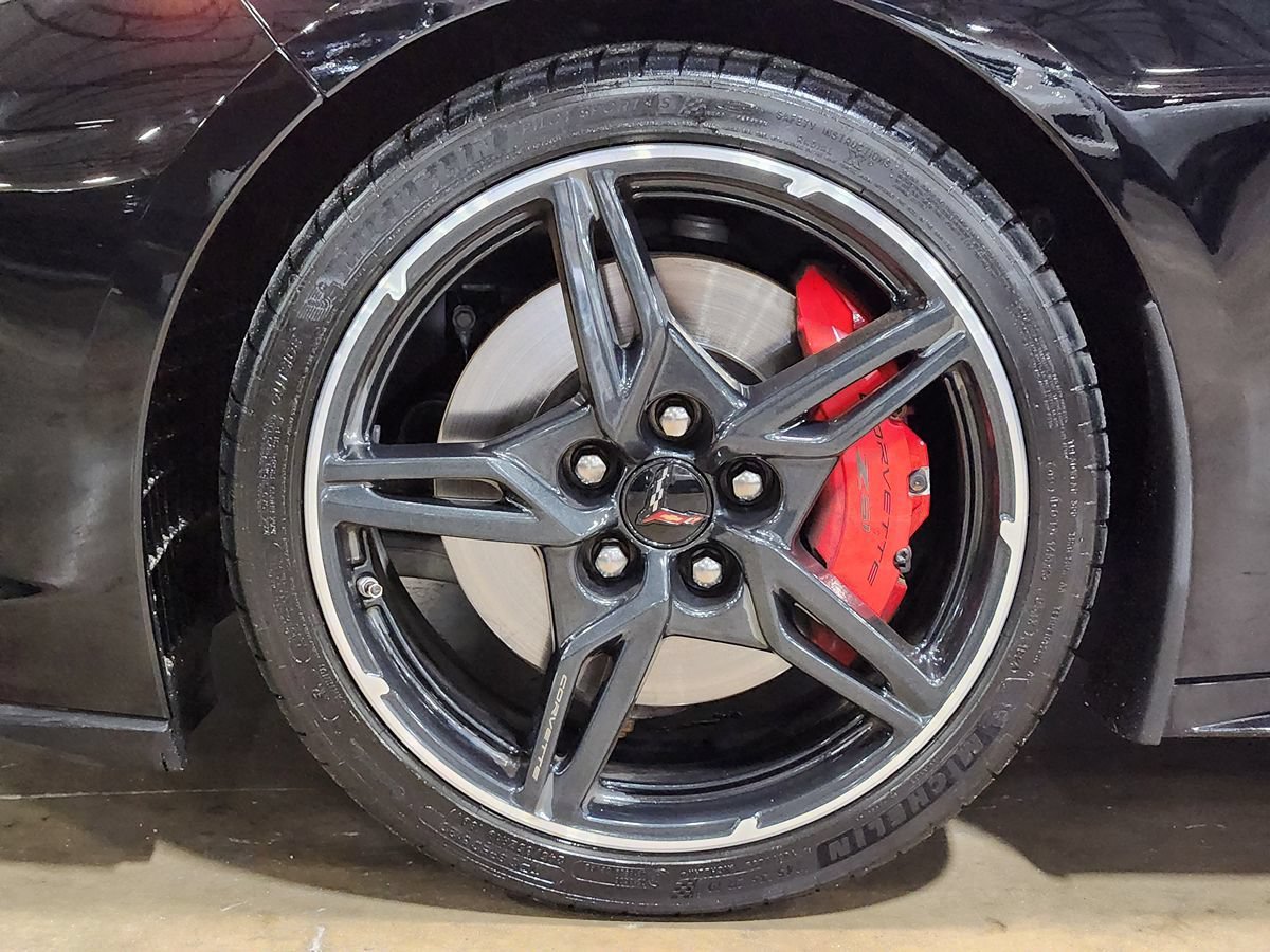Used 2021 Chevrolet Corvette Stingray Premium Conv w/ Z51 Performance Package RWD image 26