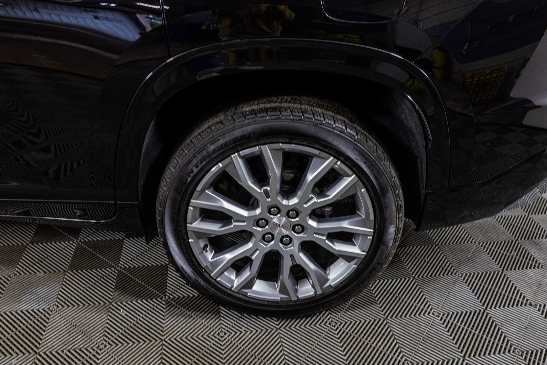 Used 2024 GMC Acadia Denali image 48