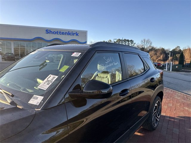 Used 2024 Chevrolet TrailBlazer RS w/ Convenience Package image 3