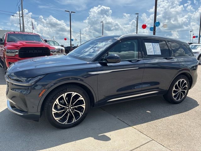 Used 2024 Lincoln Nautilus Reserve w/ Equipment Group 202A image 3