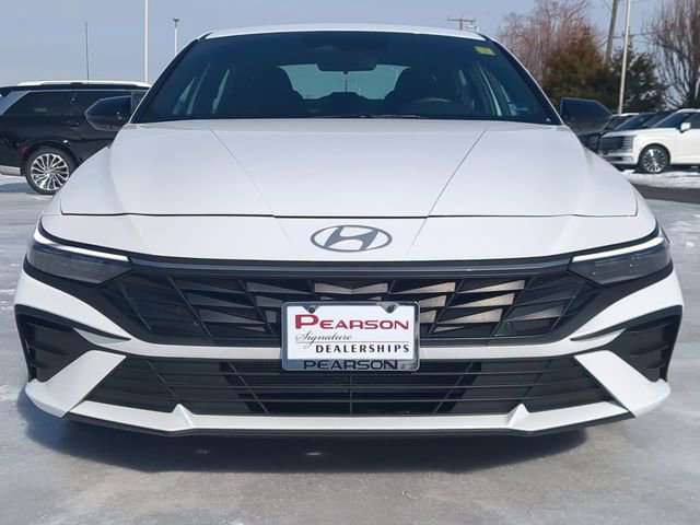 Certified 2025 Hyundai Elantra Sport image 8