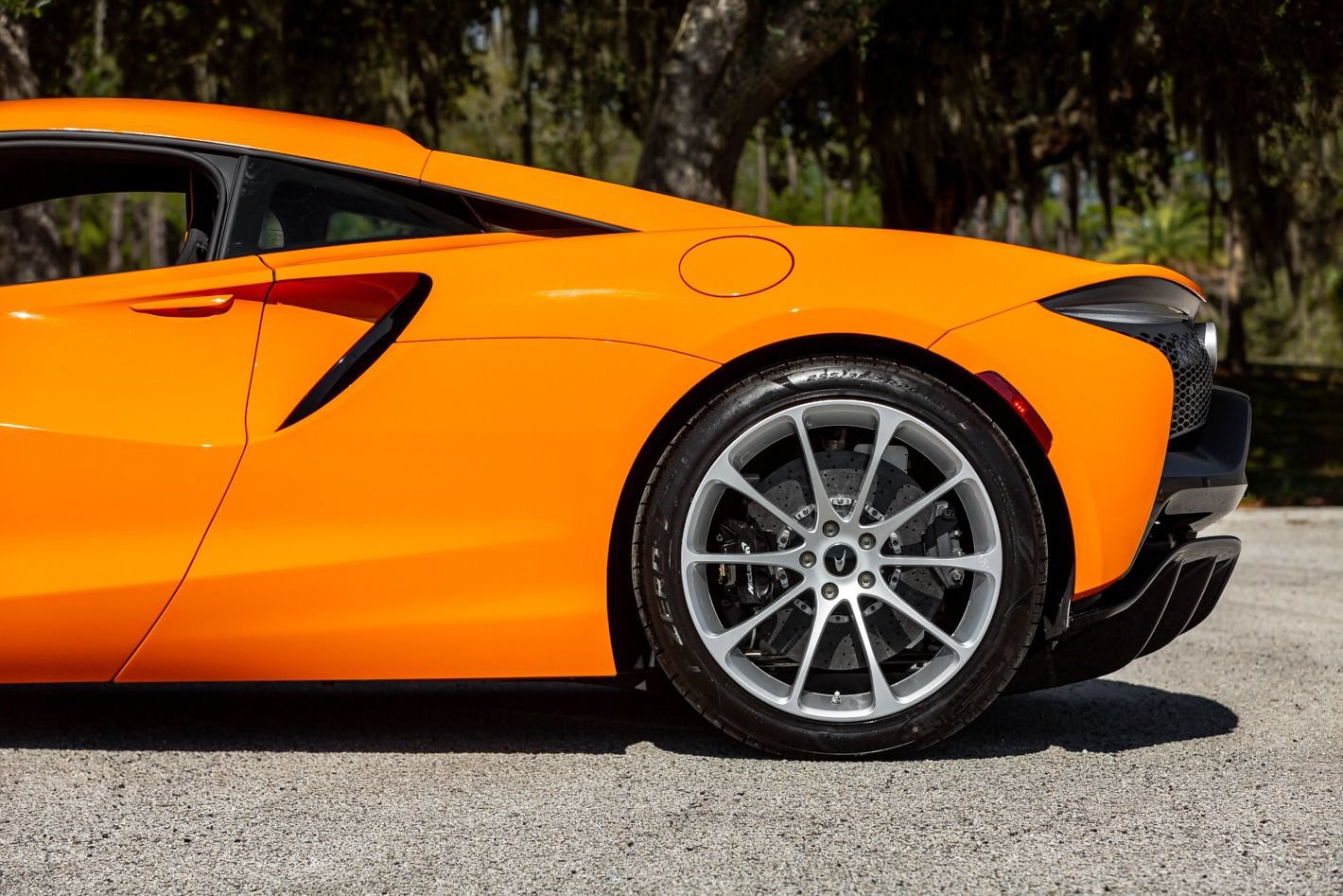 Used 2024 McLaren Artura RWD image 46