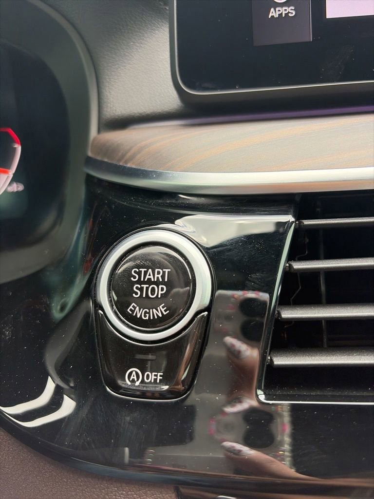 Used 2021 BMW M550i xDrive AWD/4WD image 22