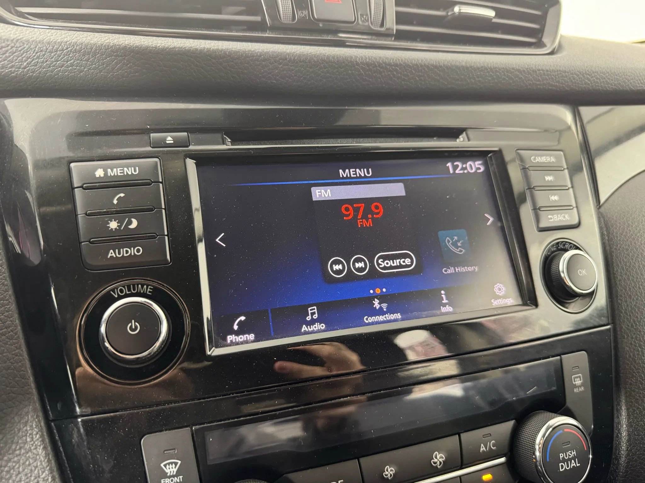 Used 2021 Nissan Rogue Sport SV image 19