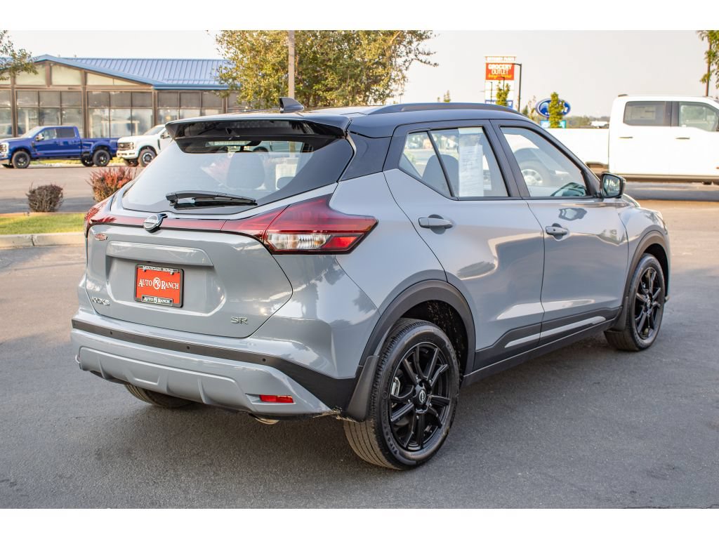 Used 2024 Nissan Kicks SR FWD image 8
