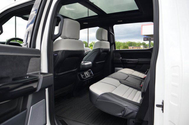Used 2024 Ford F150 Lightning Platinum AWD/4WD image 31