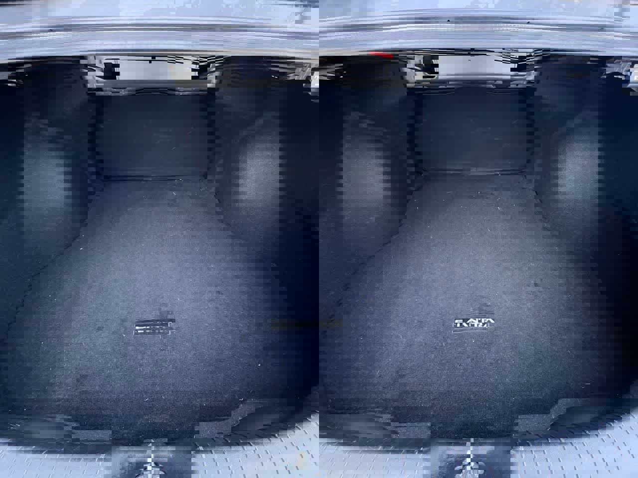 Used 2023 Hyundai Elantra Blue image 25