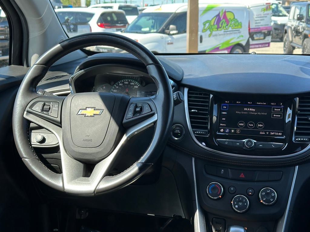 Certified 2022 Chevrolet Trax LT w/ LT Convenience Package AWD/4WD image 12