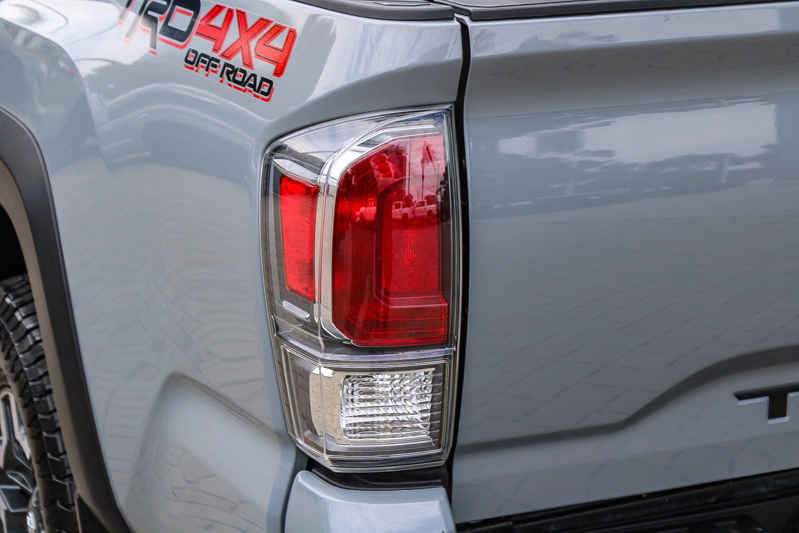 Certified 2020 Toyota Tacoma TRD Off-Road w/ Technology Package AWD/4WD image 10