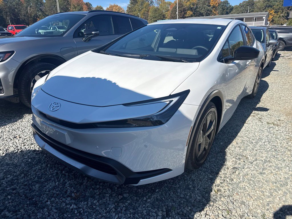 Used 2026 Toyota Prius Plug-In Hybrid FWD image 1