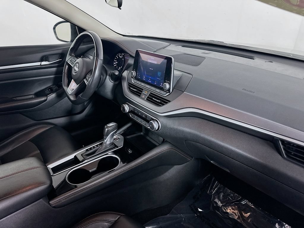 Used 2024 Nissan Altima 2.5 SR FWD image 35