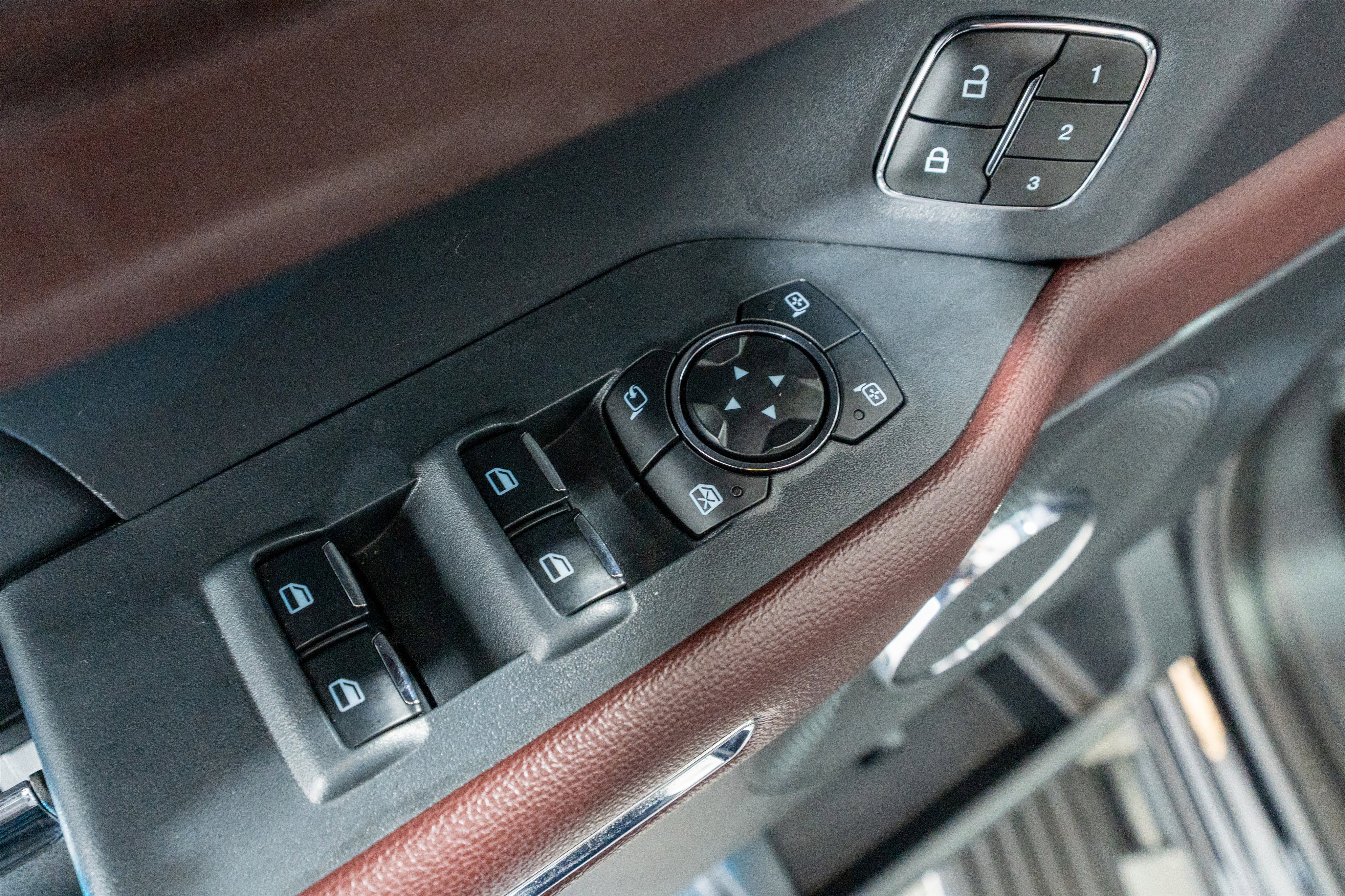 Used 2023 Ford Expedition Max Limited image 16