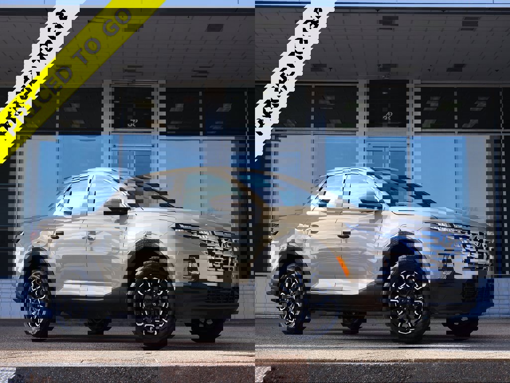 Used 2023 Hyundai Santa Cruz SEL image 1