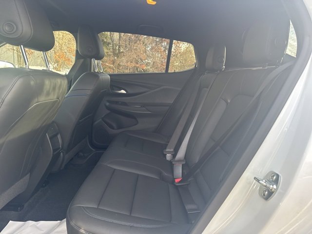 Used 2025 Buick Envista Sport Touring image 16