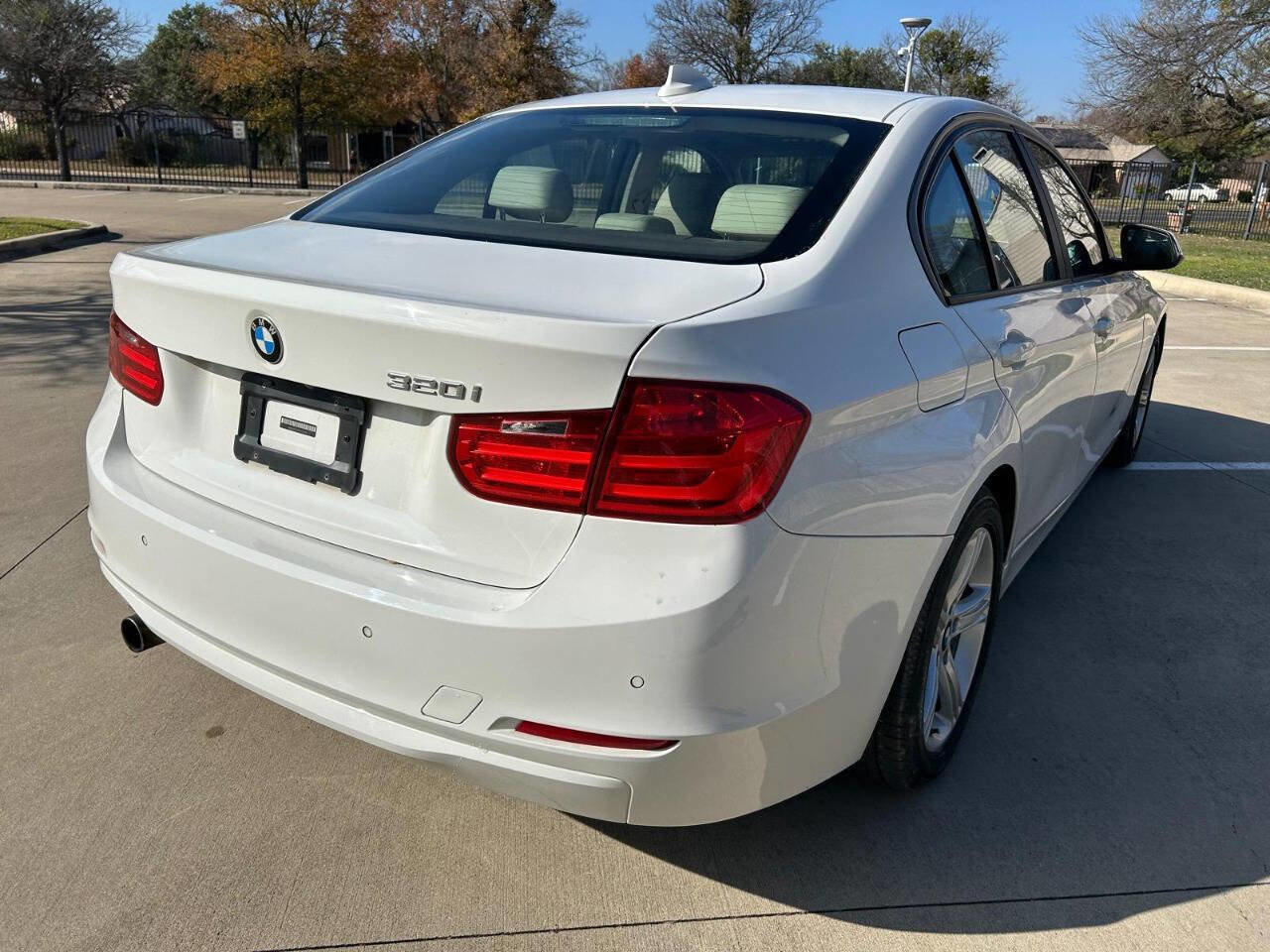 Used 2015 BMW 320i Sedan image 10