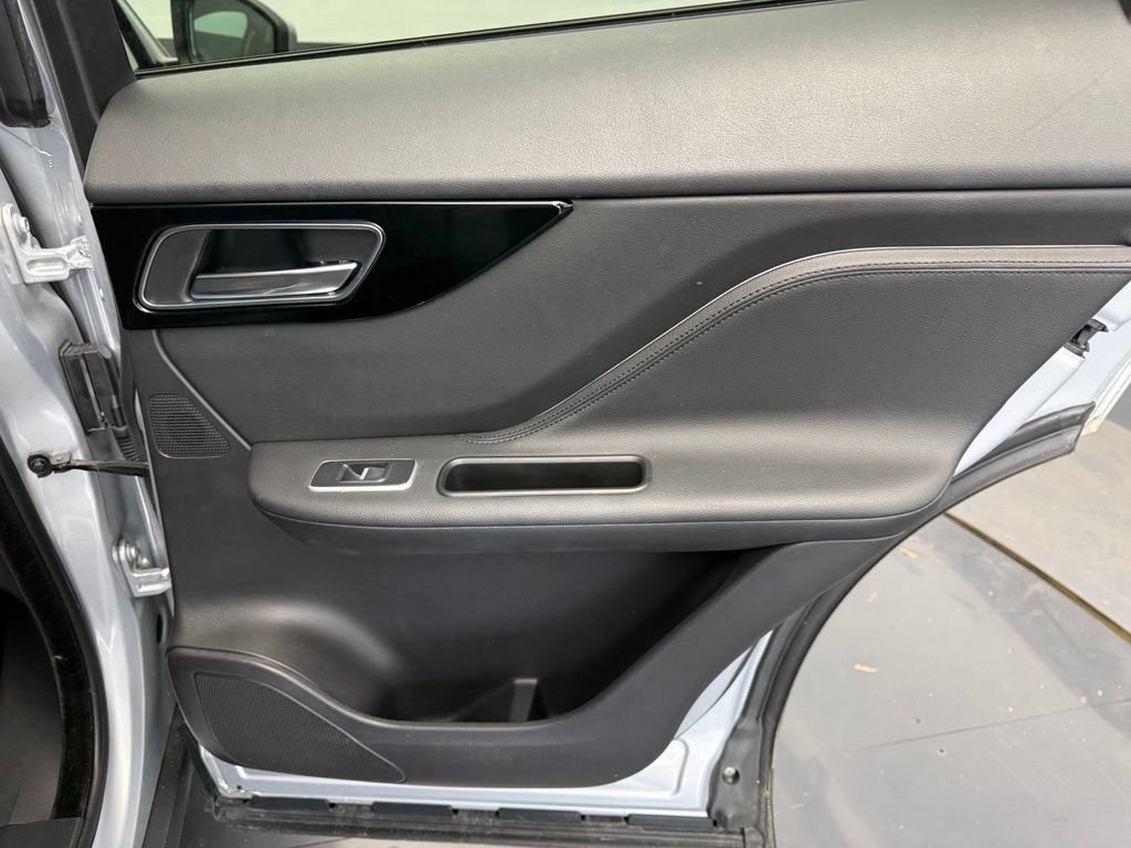 Used 2019 Jaguar F-PACE Premium AWD/4WD image 70