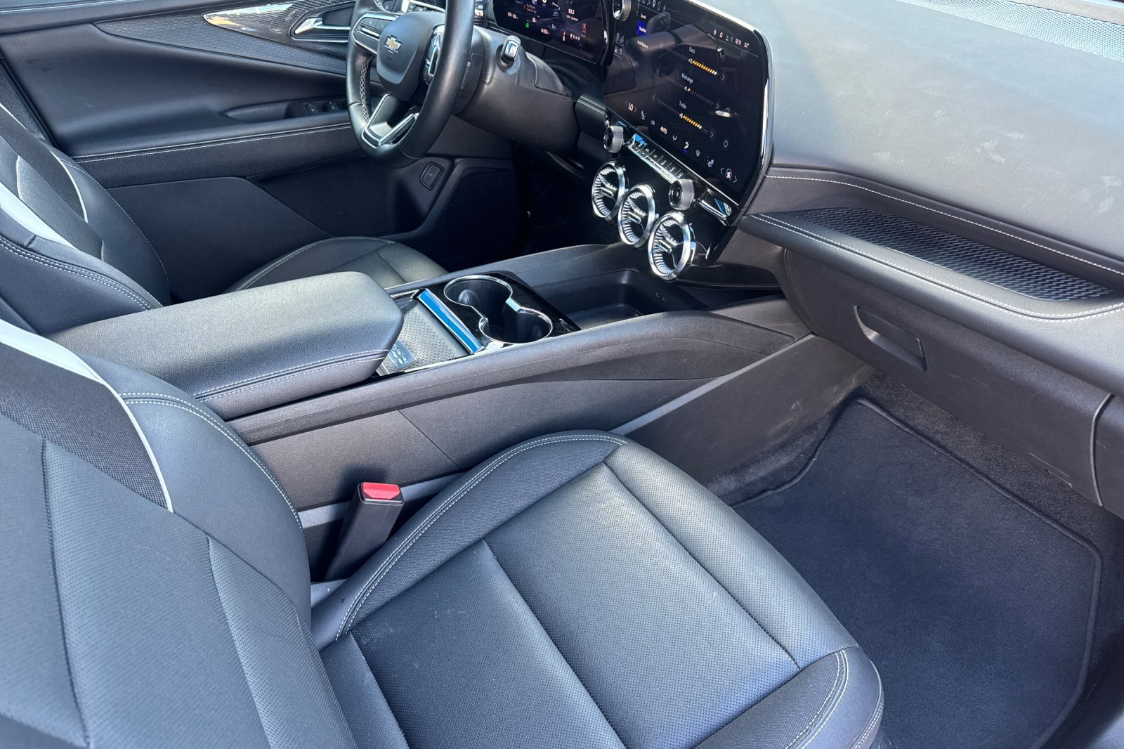 Used 2024 Chevrolet Blazer EV LT AWD/4WD image 20