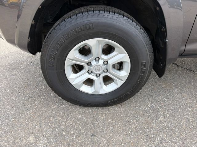 Used 2016 Toyota 4Runner SR5 image 31